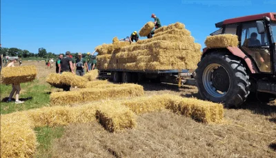 À Pléneuf, l’agriculture locale fêtée lors du passage du Tour de France.